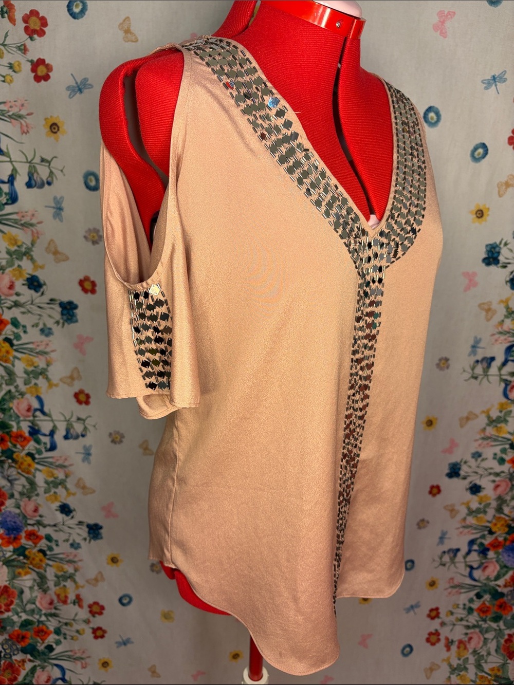 Moda - Beige Cold-Shoulder V-Neck Camisole with Embellished Trim